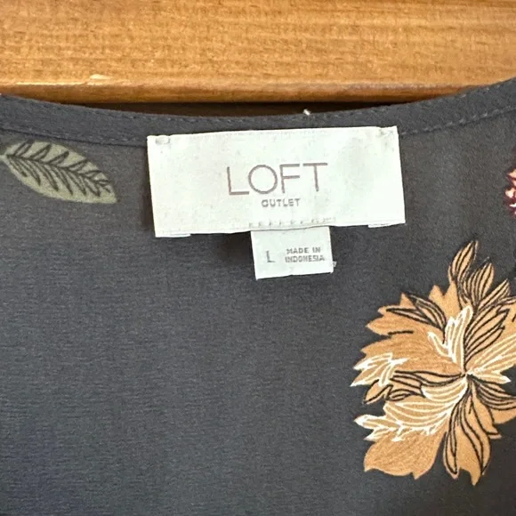 LOFT Black Floral Sleeveless Blouse - Picture 3 of 6